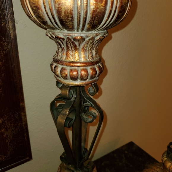 Beautiful Candlestick Set - Picture 5 of 6